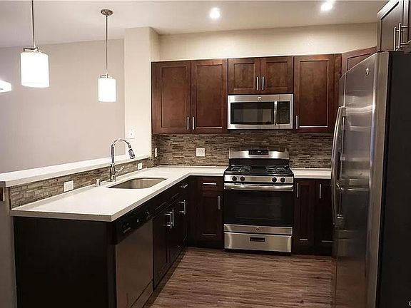4th image of 5306 Town Center Dr #5306