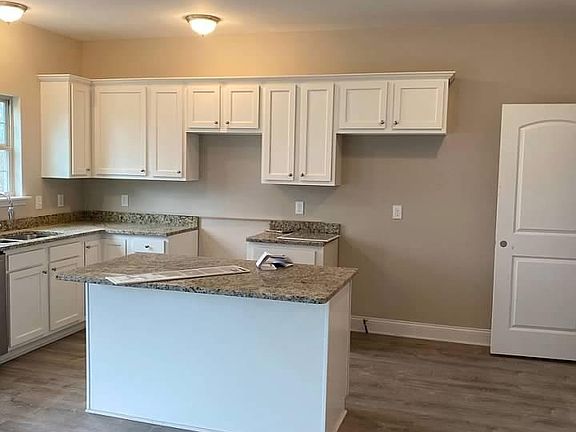 5th image of 281 White Oak Trce