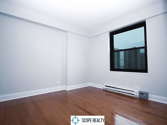 3rd image of 1990 Lexington Ave APT 15C