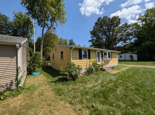 908 E Glenview Dr, Tuscola, IL 61953