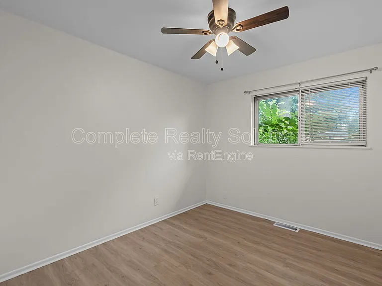 560 Bardot Dr — Photo 14