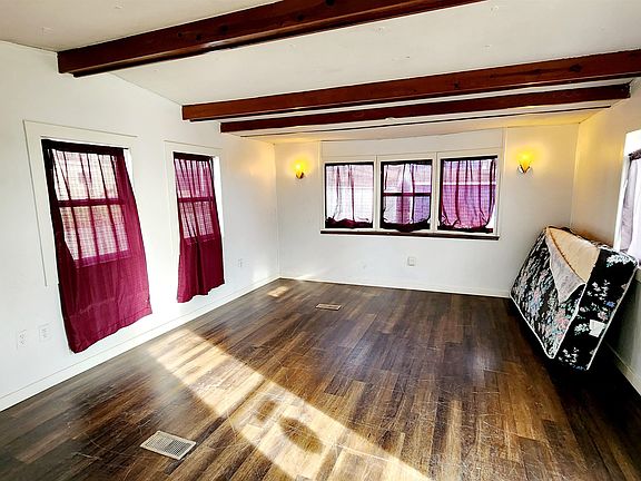 4th image of 2408 25th St Lot 42