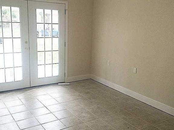 4th image of 5113 Dueling Oaks Ave