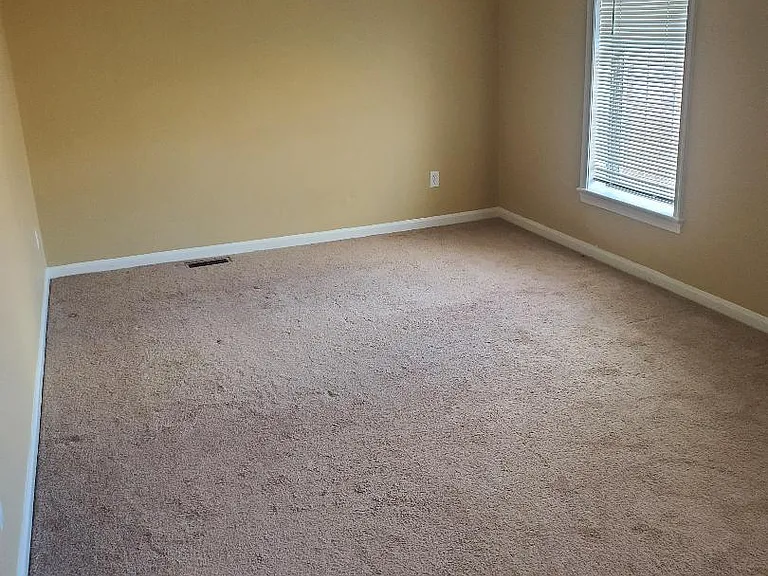 1210 N Vernon St — Photo 23