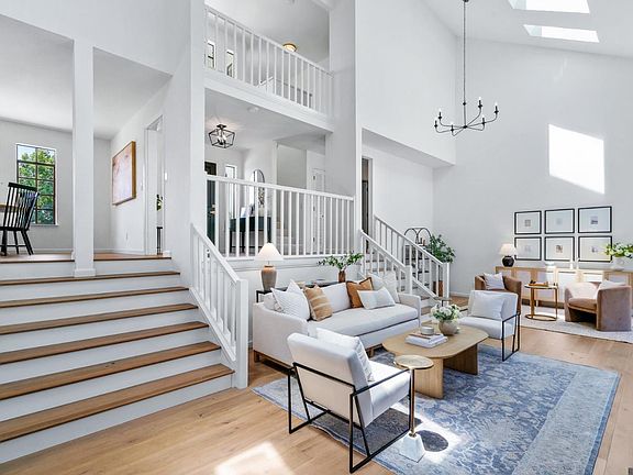 4th image of 419 Vista Del Mar Dr