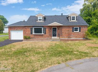 14 Hemlock Ln, Albany, NY 12208