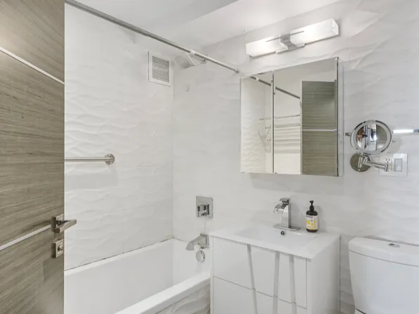 142 East 16th Street image 8 of 15