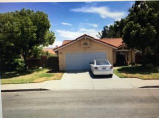 7855 Park View Ln, Highland, CA 92346