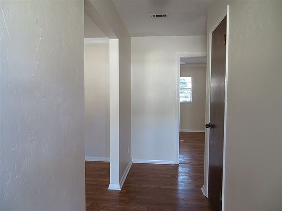 3rd image of 4713 NW 32nd Ave