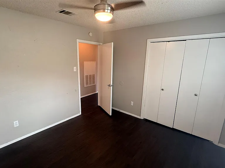 5313 Indio Dr #D — Photo 12
