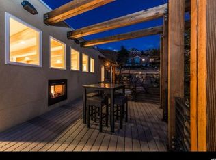 8498 S Daneborg Cir, Salt Lake City, UT 84121