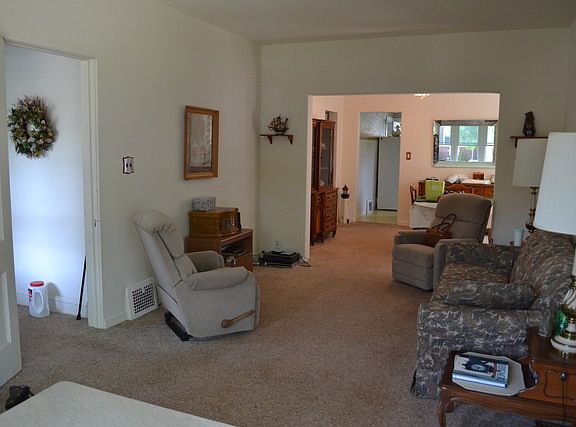 3rd image of 5836 W Berenice Ave