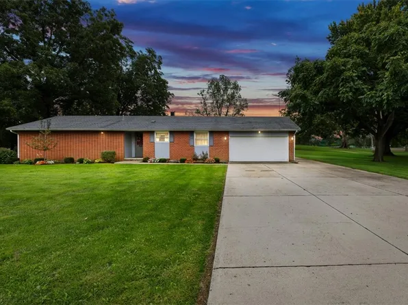 5325 David Dr, Tipp City, OH 45371