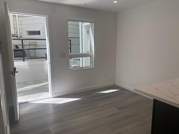 3rd image of 1163 S Van Ness Ave #B