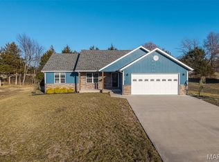 1520 Fairfield Dr, Lebanon, MO 65536