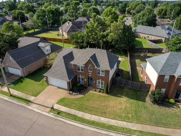 9270 Durhamshire Dr, Cordova, TN 38016