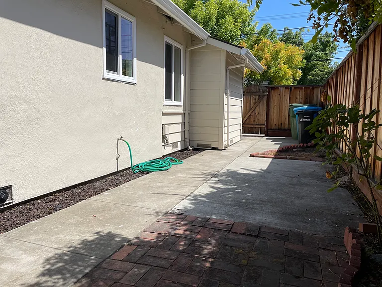 1120 Harrison St — Photo 12