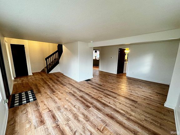 3rd image of 520 N Elm St