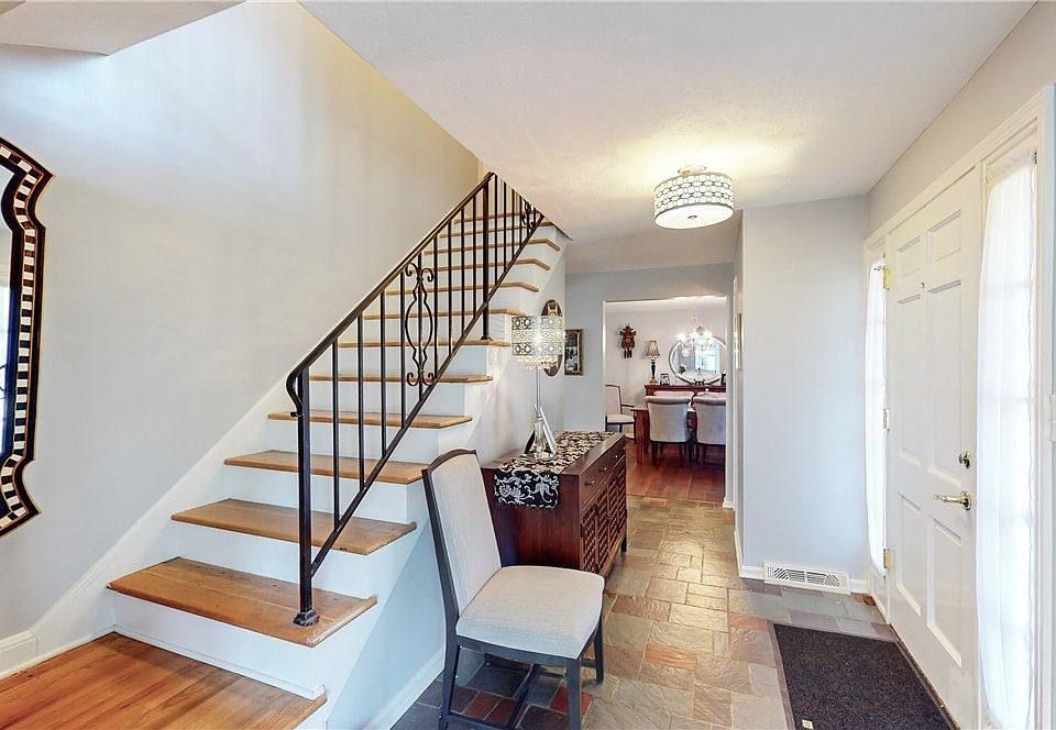 1881 Winchester Rd, Lyndhurst, OH 44124 Zillow