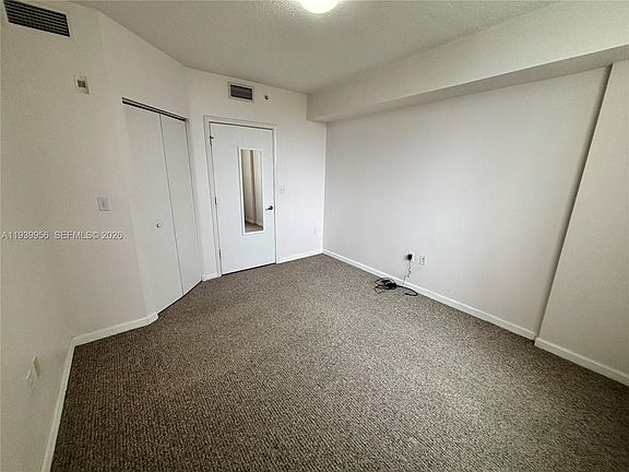 5th image of 2775 NE 187th St APT 403