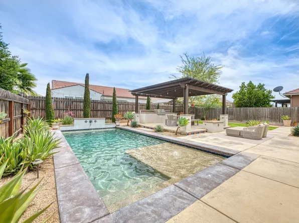 1439 N Maine Ave, Clovis, CA 93619