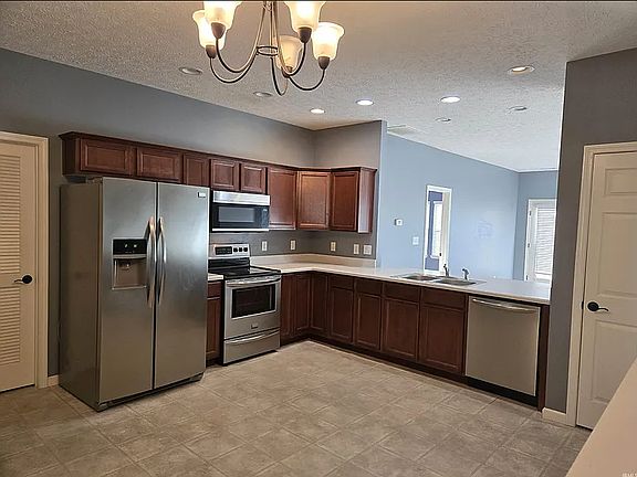 5th image of 2906 Morallion Dr #1