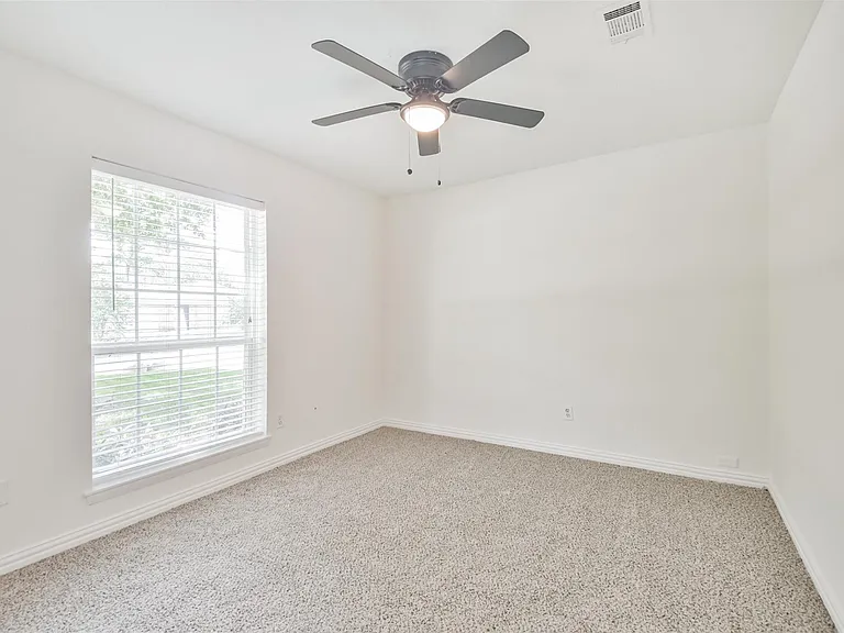 9719 Halkirk St — Photo 24