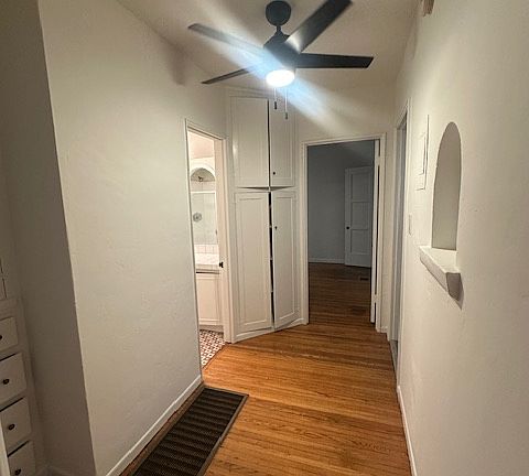 Hallway to bedrooms and bathroom