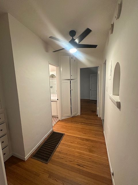 Hallway to bedrooms and bathroom