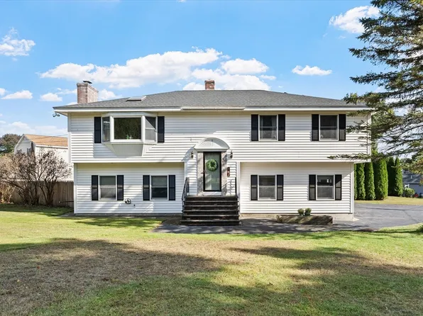8 Forest Park Ave, Tyngsboro, MA 01879