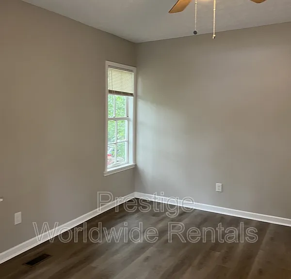 4708 11th Ave — Photo 6