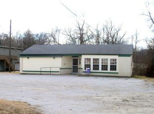 921 4th St, Boonville, MO 65233