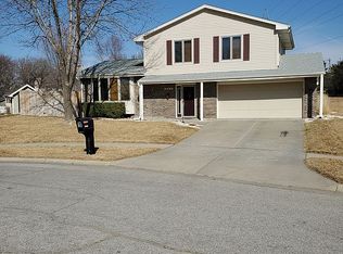 5420 Quail Ridge Ct, Lincoln, NE 68516