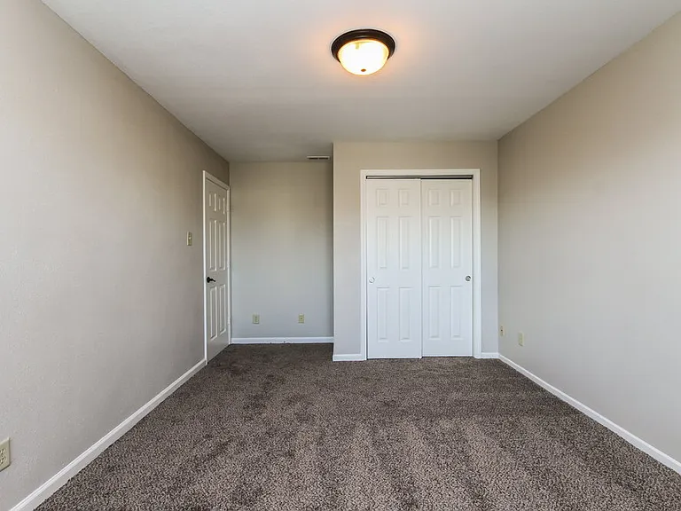10718 Pavilion Dr — Photo 13