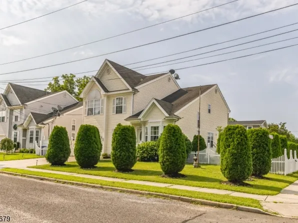 700 Stokes St, Riverside Twp., NJ 08075