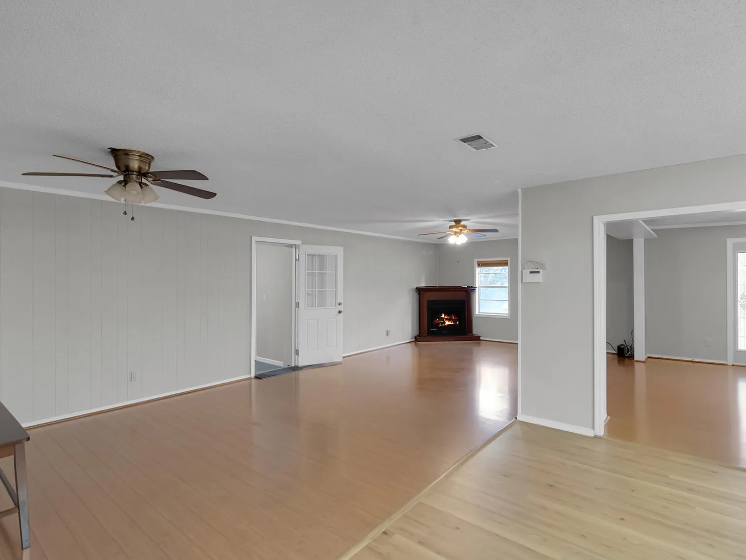 3 bed, 3.0 bath, 2706 sqft, $2,800 — Photo 4