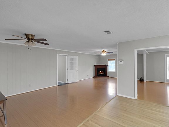 4th image of 300 Wildwood St