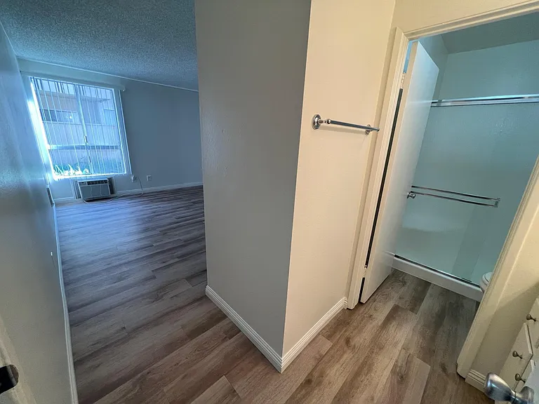 Beachwood Village Apartments — Photo 25