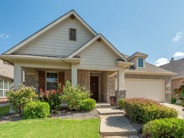 825 Hayden Ln, Aubrey, TX 76227