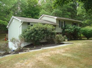 13 Kathy Ct, Fishkill, NY 12524