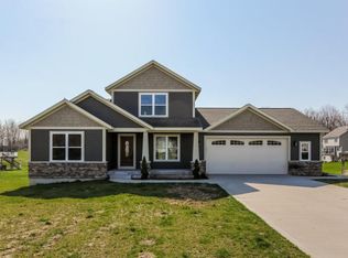 4121 Autumn Crest Dr, Hamilton, MI 49419