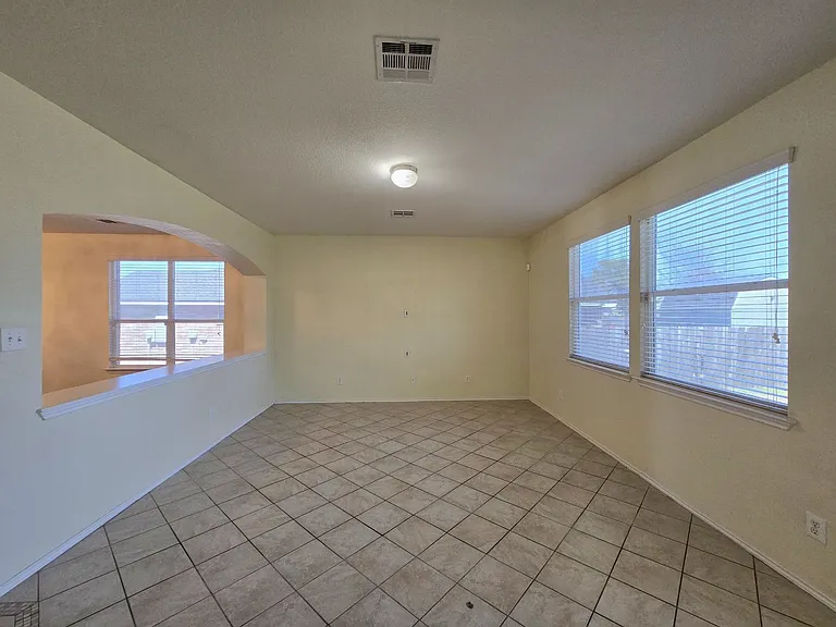 5000 Willamette Ln — Photo 10