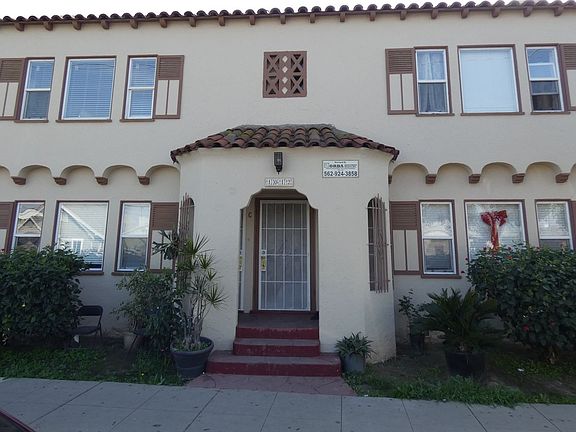 2nd image of 1012 E Hellman St #A