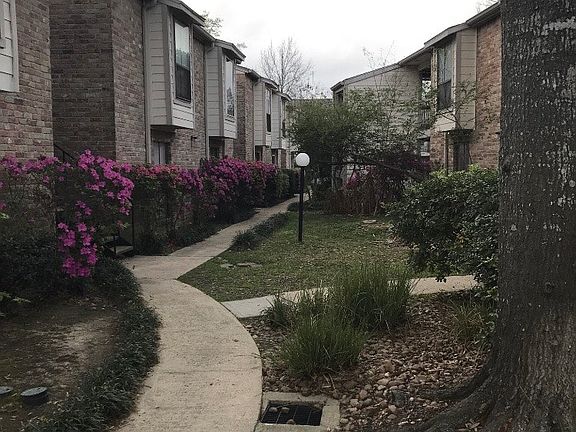 2nd image of 17401 Red Oak Dr #11