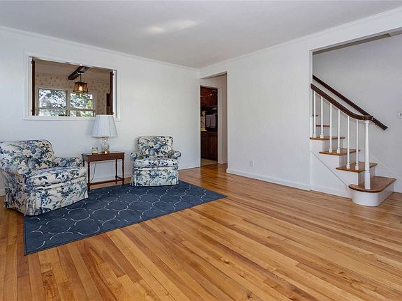 2nd image of 39 Morris Dr