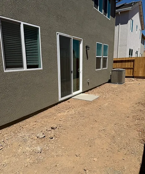 2915 Porcelain St — Photo 30