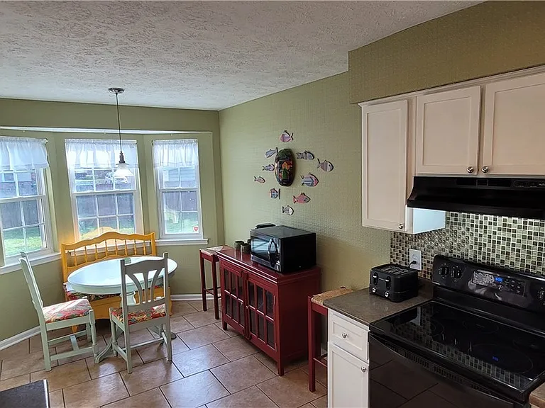8 Wyckfield Ct — Photo 7