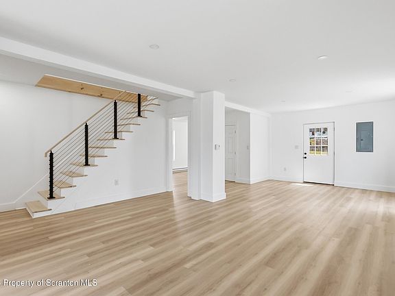 5th image of 526 South St