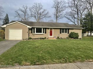 831 Bartlett Pl, Toms River, NJ 08753