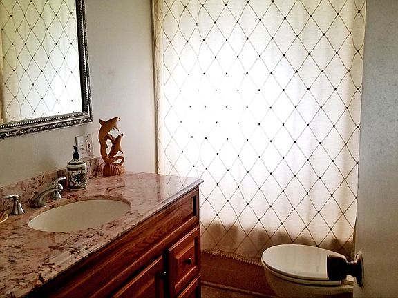 5th image of 703 Fresh Pond Ave Unit 102